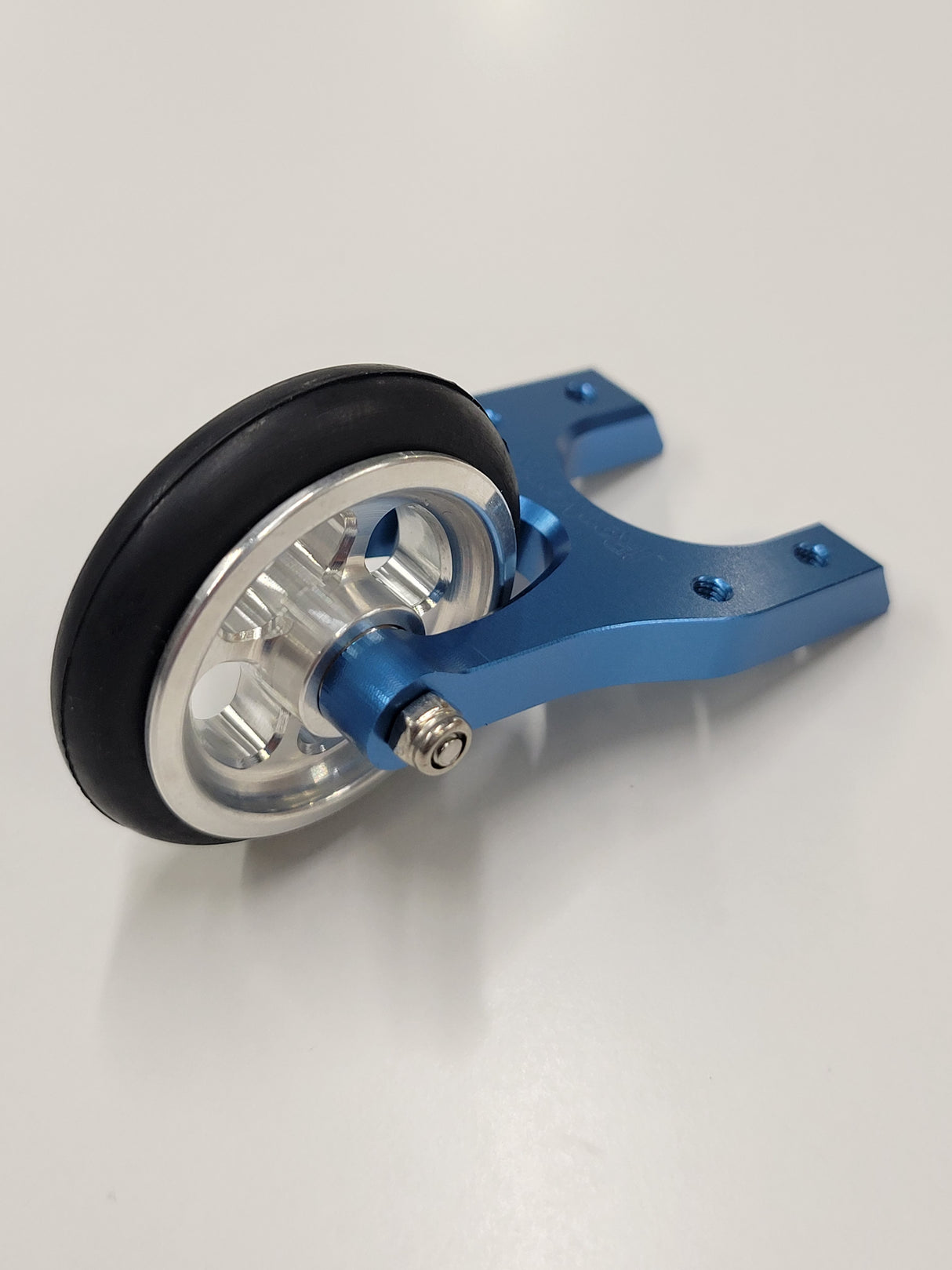 IRonManRc UNIVERSAL Wheelie Bar HORSESHOE w/ Mercedez WHEEL & TIRE * CANDY BLUE *