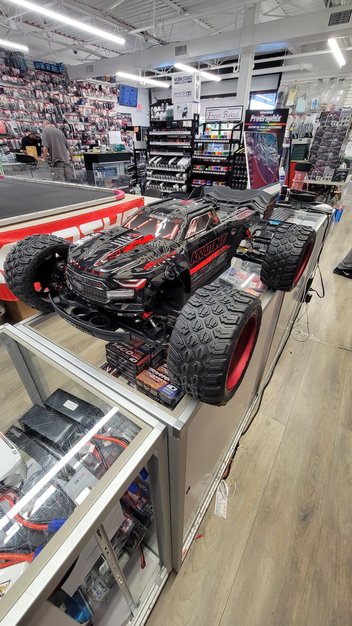CAMIÓN MAX4 ESCALA 1/5 ARRMA KRATON EXB 12s PERSONALIZADO