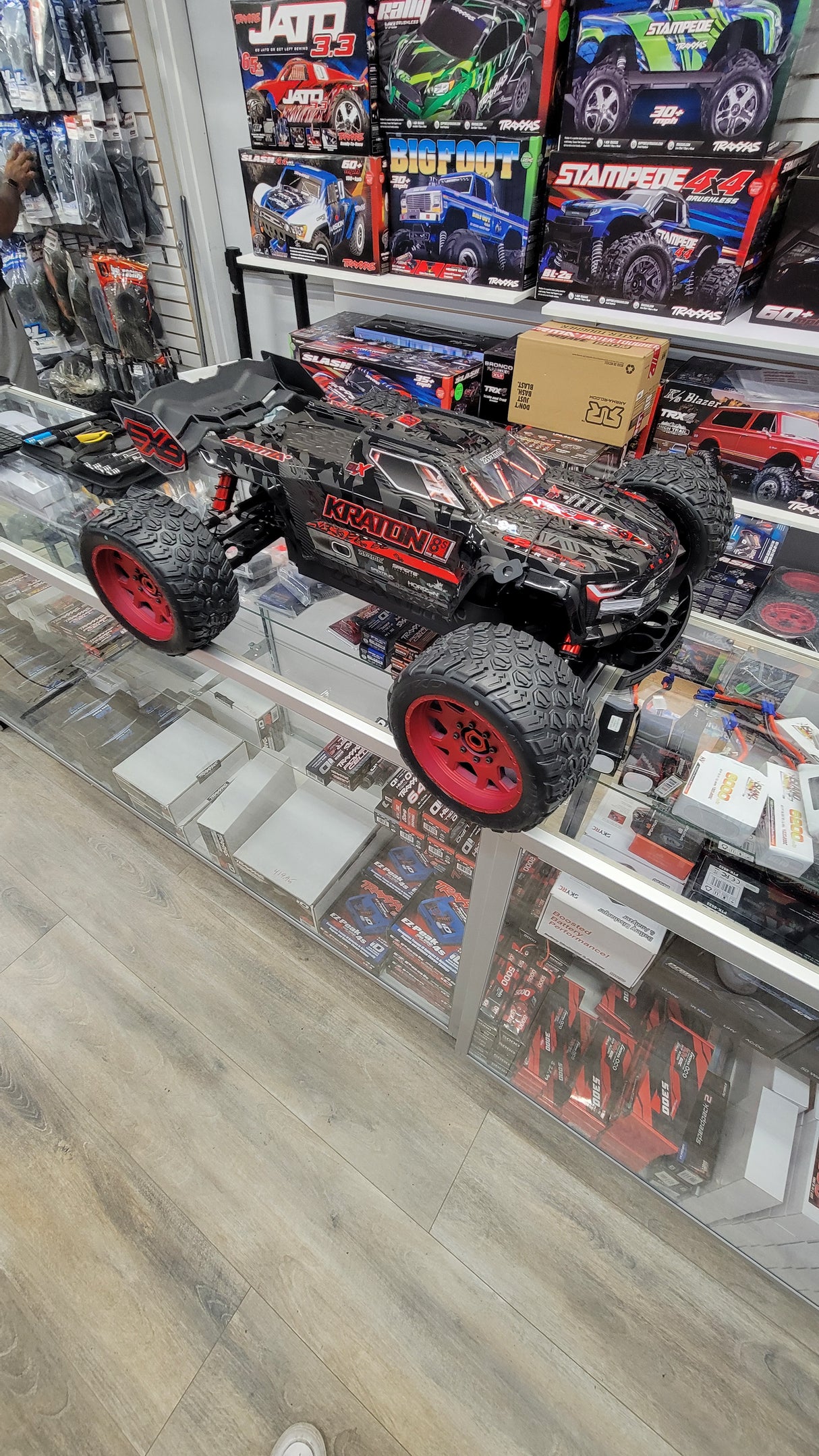 CAMIÓN MAX4 ESCALA 1/5 ARRMA KRATON EXB 12s PERSONALIZADO