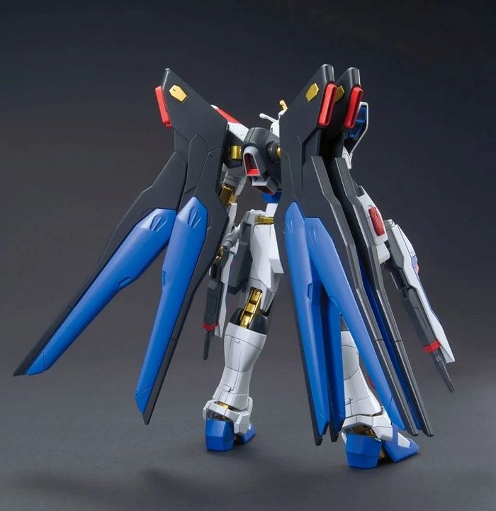 GUNDAM BAS2339488 HGCE ZGMF-X20A Strike Freedom Gundam "Gundam SEED Destiny" 1/144, Bandai