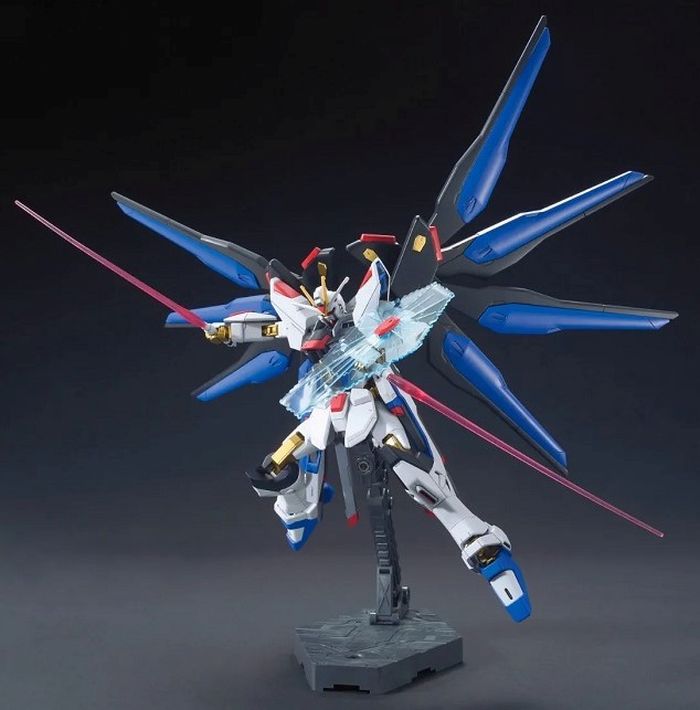 GUNDAM BAS2339488 HGCE ZGMF-X20A Strike Freedom Gundam "Gundam SEED Destiny" 1/144, Bandai