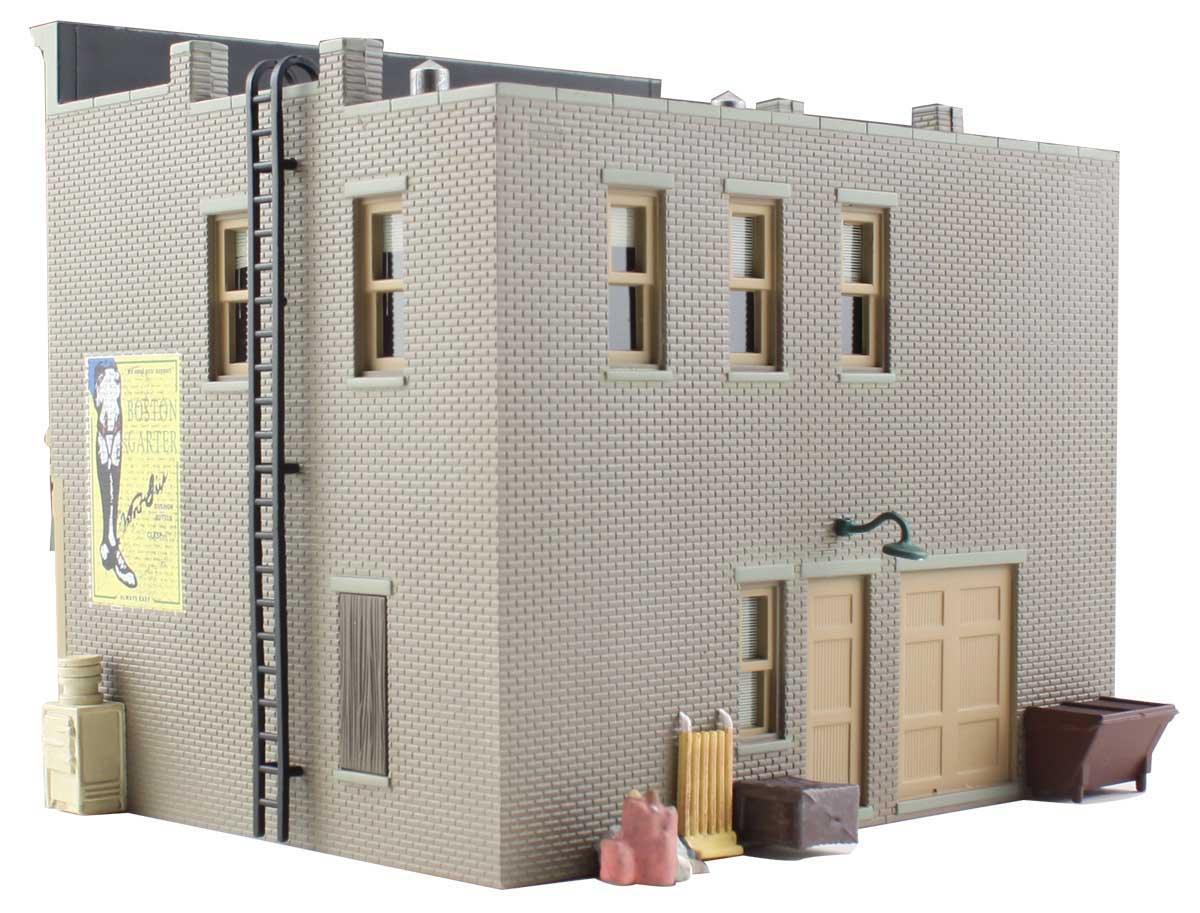 Woodland Scenics BR5841 O Lubener's Gen Store Structure Built-&-Ready