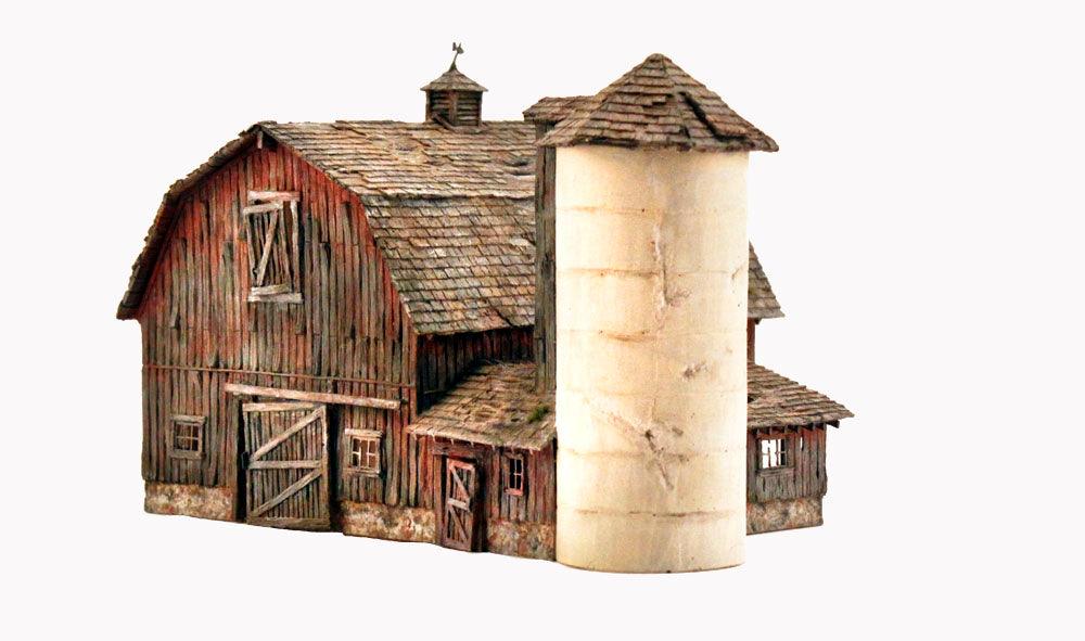 Woodland Scenics BR4932 N Old Weathered Barn N Structure Built-&-Ready