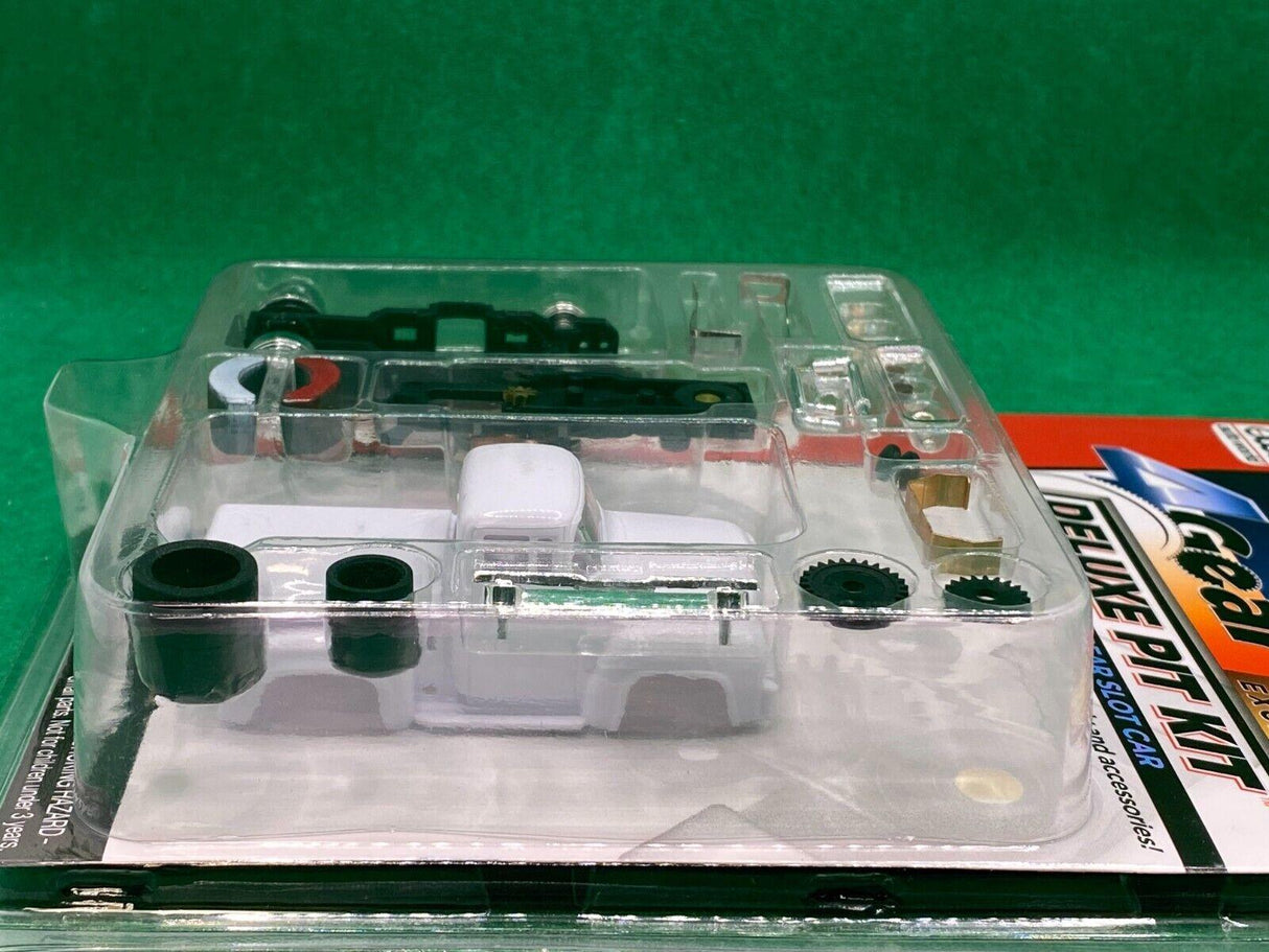 Auto World Exclusive '56 Ford Pickup White Deluxe Pit Kit for AFX 4Gear 1956 Truck