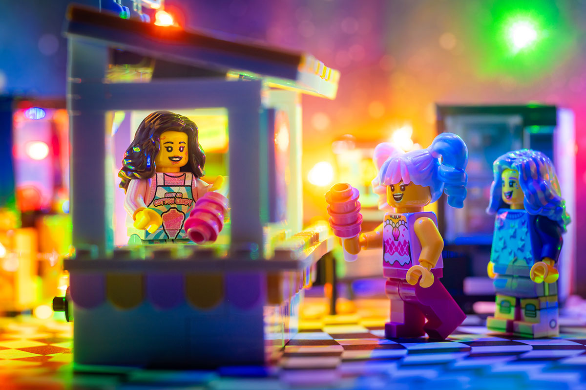 Sweet Air Cotton Candy Stand with Employee Minifig