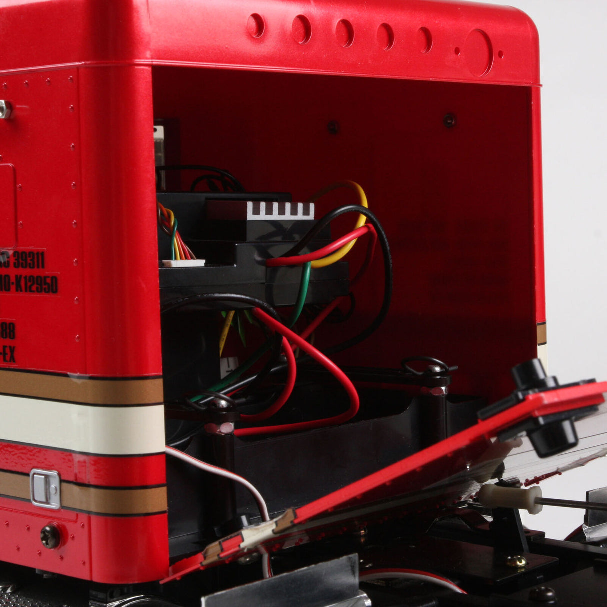 Tamiya TAM56301 1/14 King Hauler 10X8WD Semi Tractor Kit