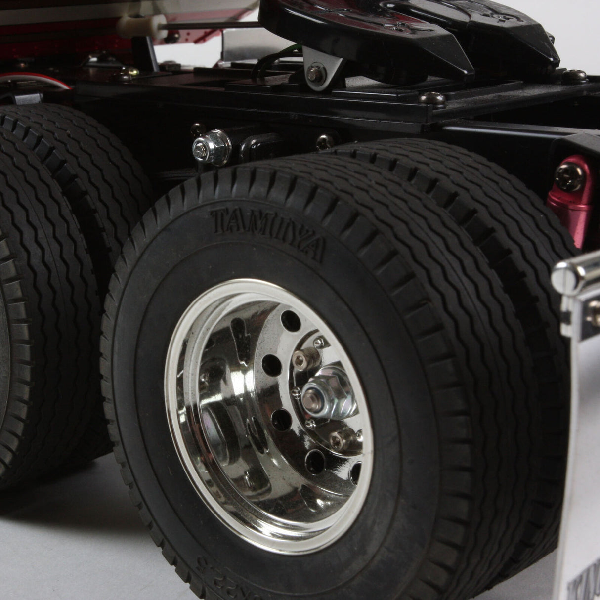 Tamiya TAM56301 1/14 King Hauler 10X8WD Semi Tractor Kit