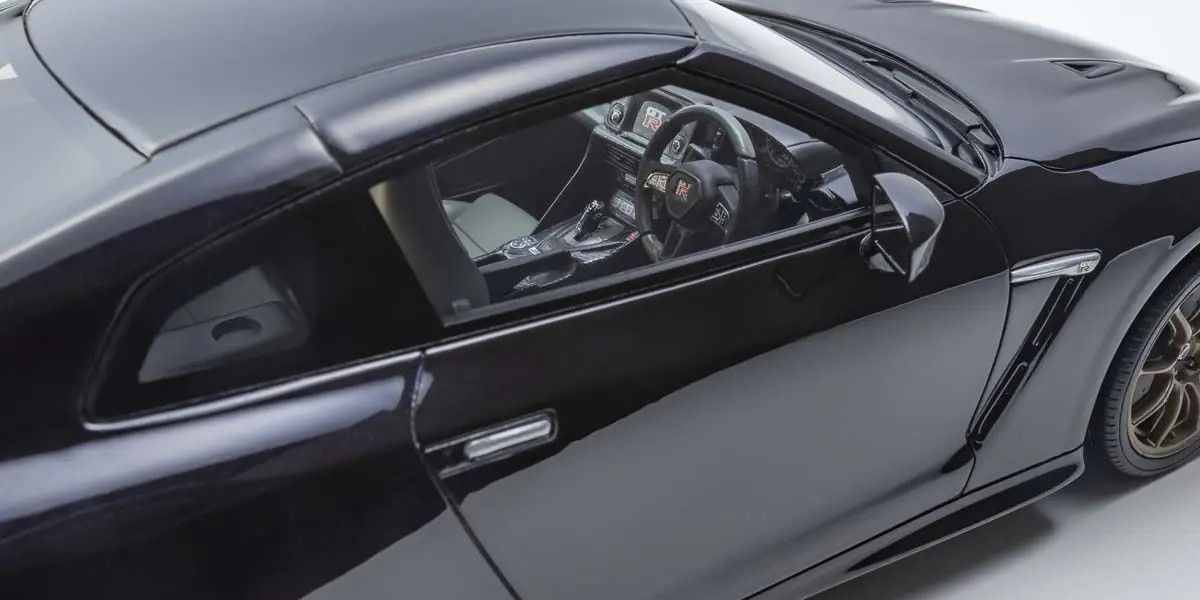 KYOSHO KYOKSR18057MP Kyosho Samurai Diecast 1/18 Nissan GT-R Premium Edition T-Spec (Midnight Purple)