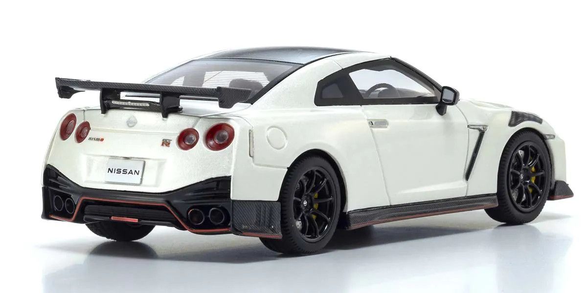 KYOSHO KYOKSR43108W 1/43 Scale Nissan GT-R NISMO 2022 Diecast Car (White)