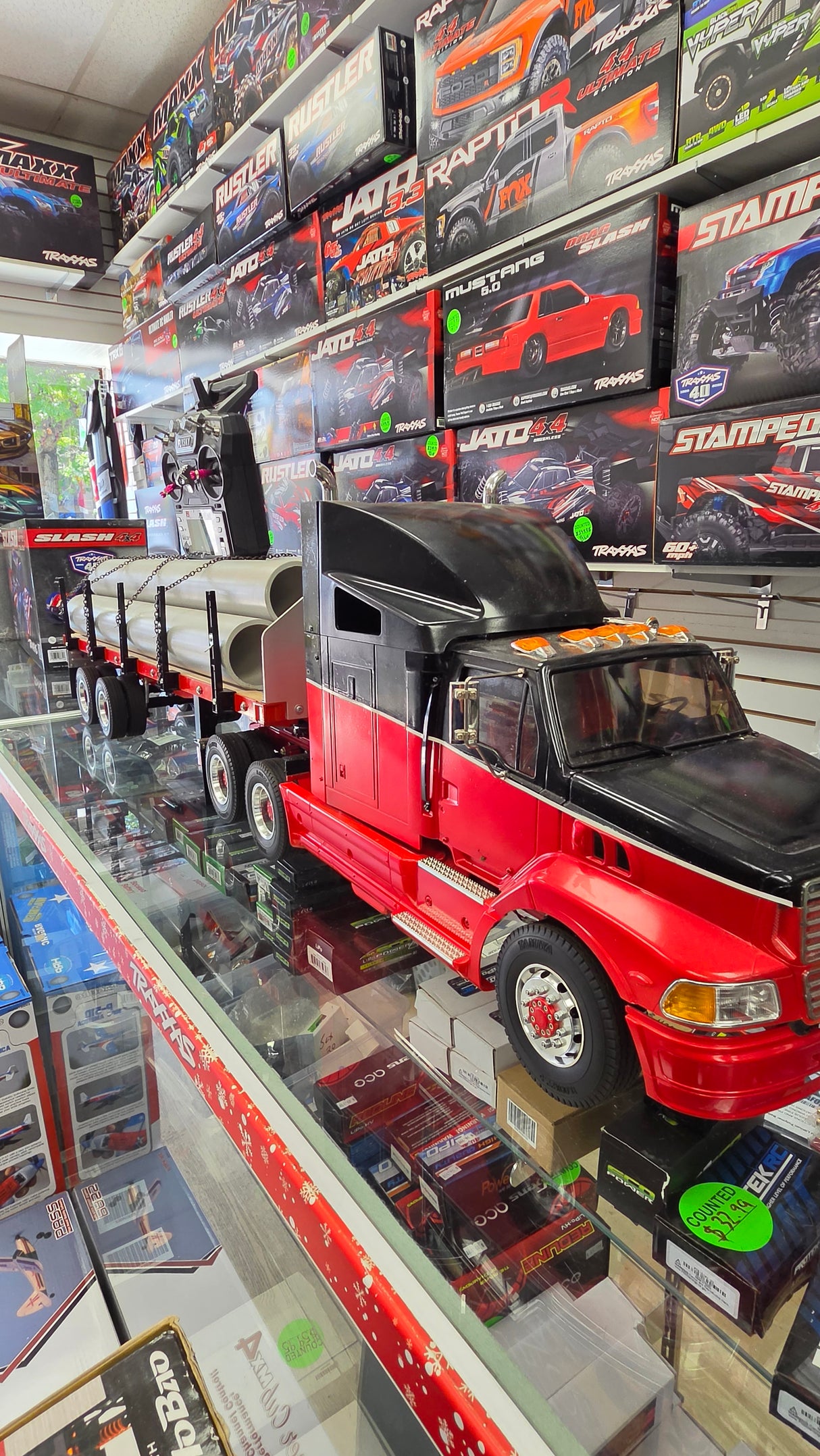 TAMIYA CUSTON KING HAULER W/ REMOTE CONTROL