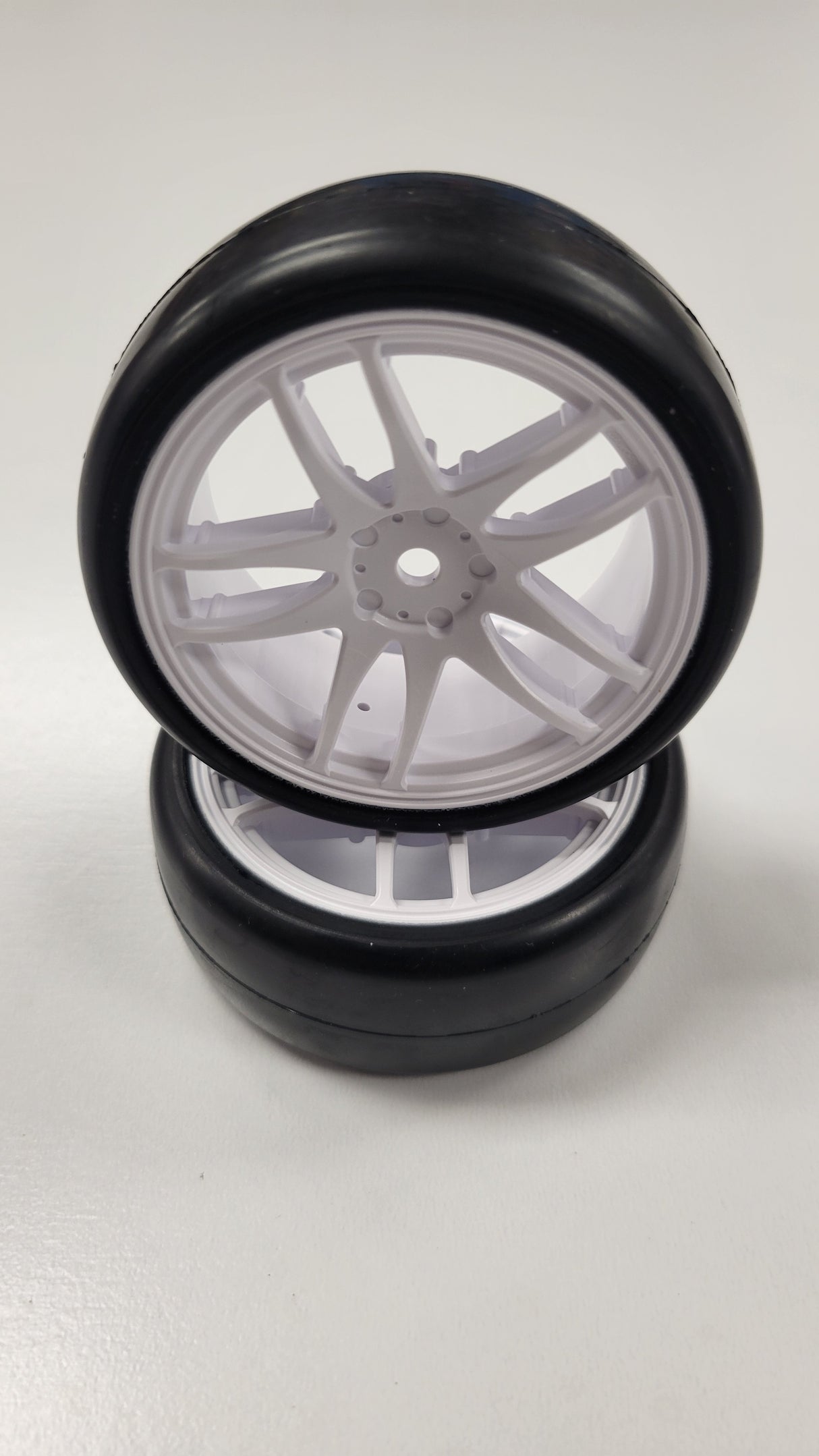 SWEEPS RACING DXE36 WHITE Asphalt TC tire 4pc set Pre-glued 1/10