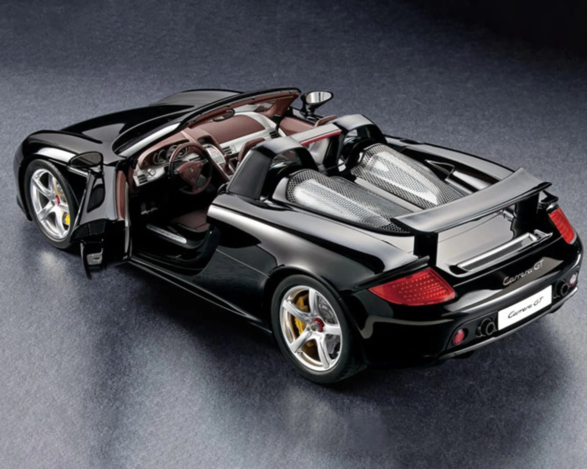 Tamiya TAM12050 1/12 Porsche Carrera GT Premium Model Kit