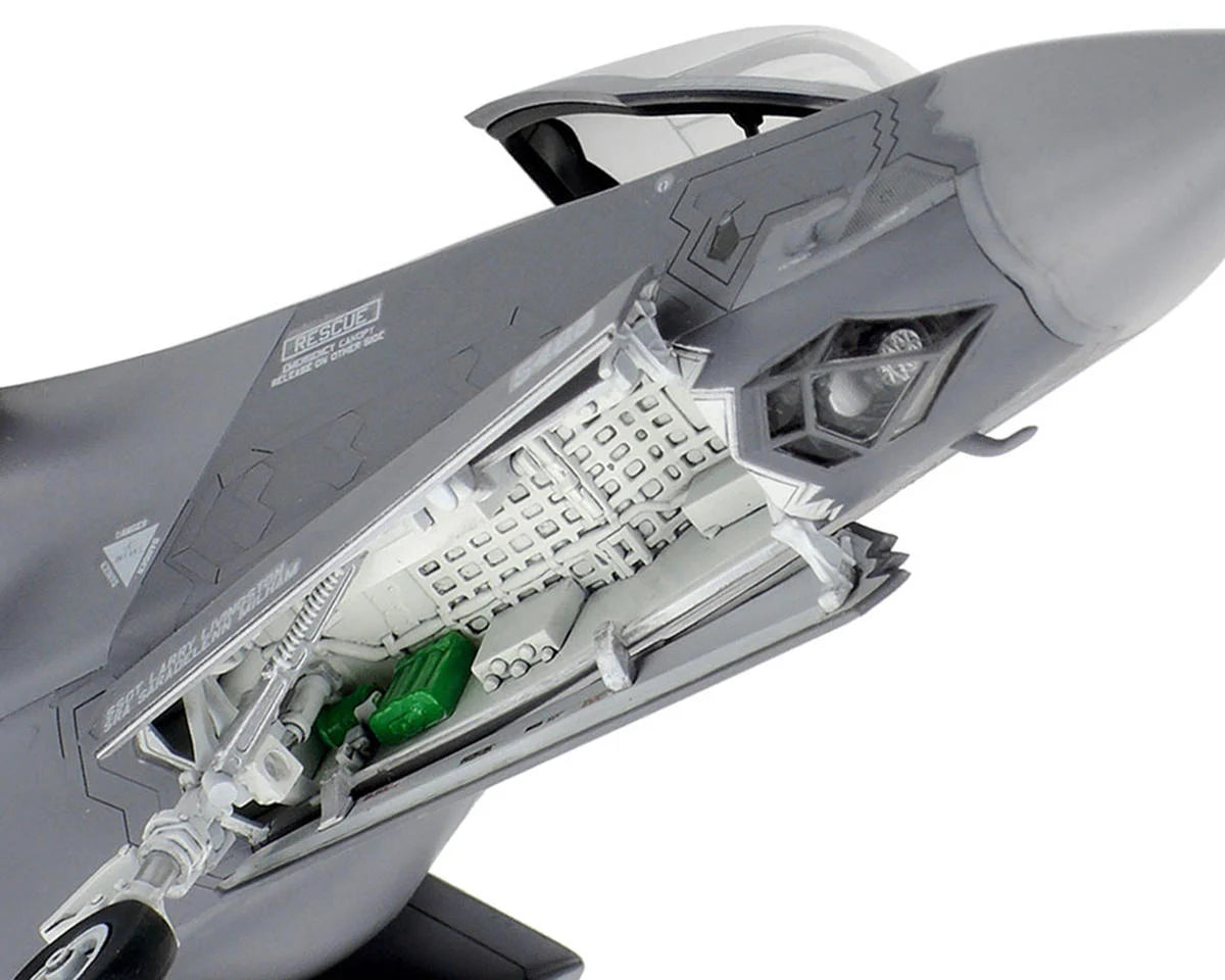Tamiya TAM60792 1/72 Lockheed Martin F-35A Lightning II Model Kit