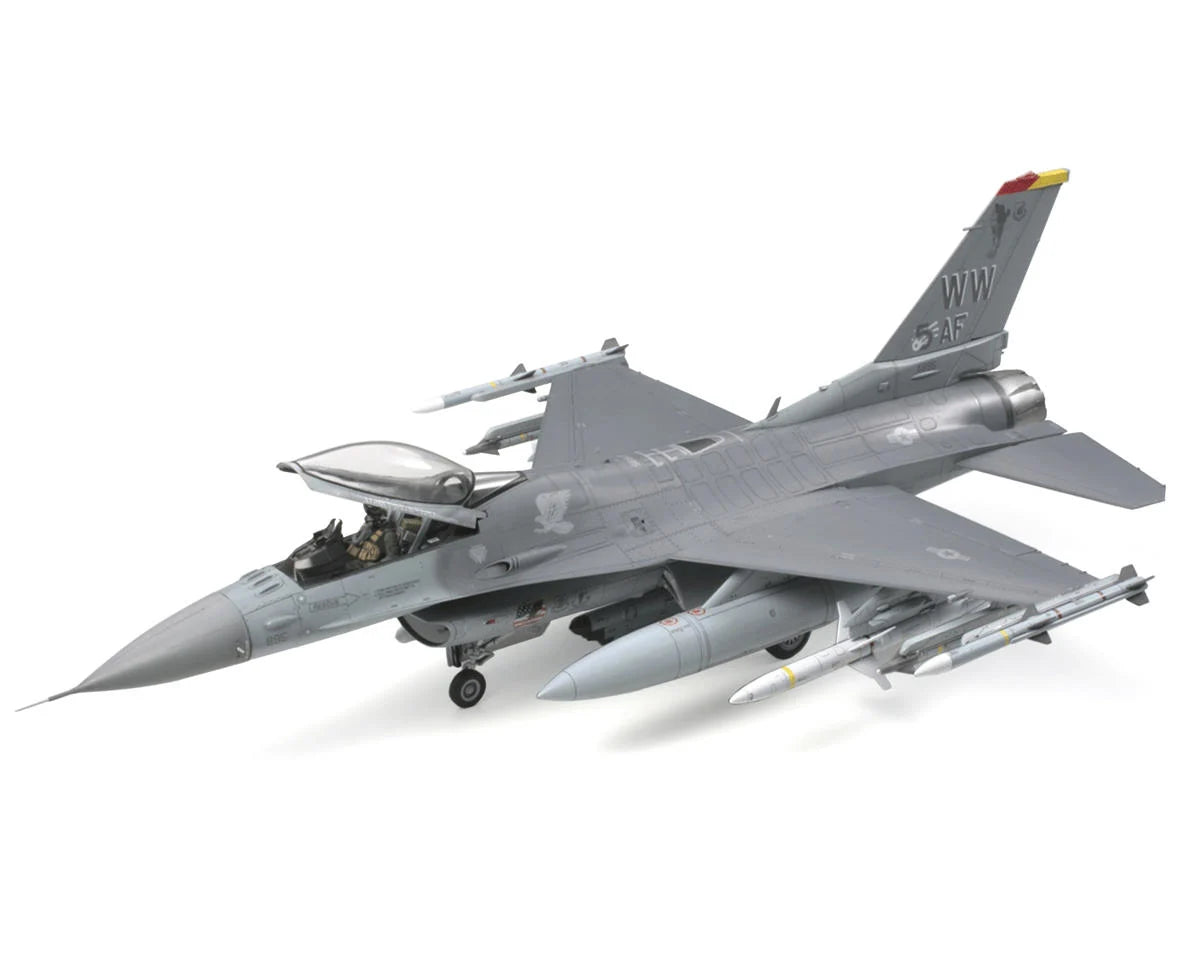 Tamiya TAM61098 1/48 Lockheed Martin F-16CJ Model Kit