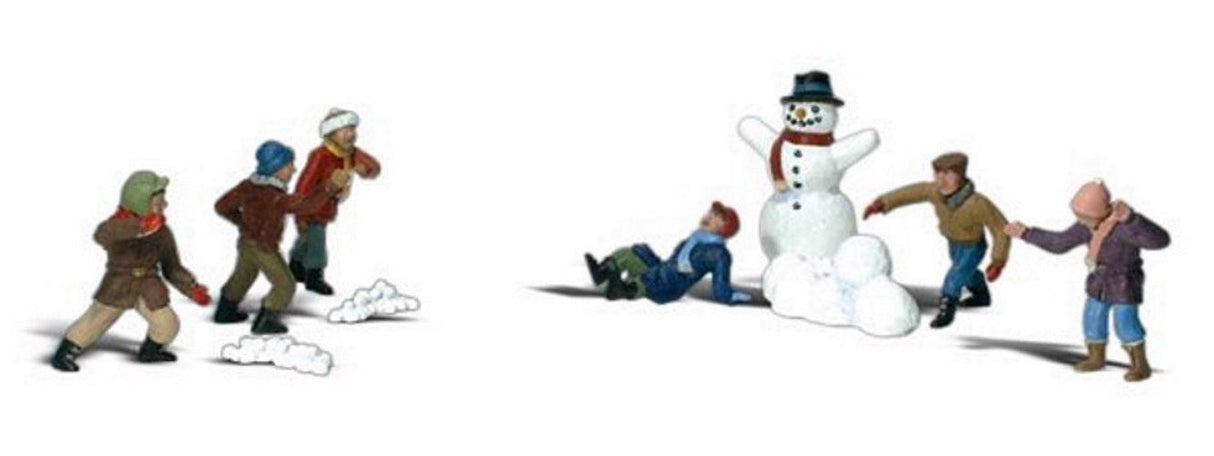 Woodland Scenics A2183 N Scale Snowball Fight