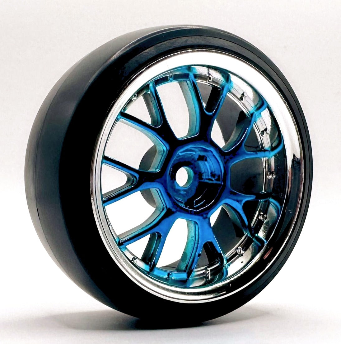 IronManRc 1/10 ROUES DRIFT AVEC PNEUS DURS JANTES À RAYONS BBM BLEU CHROME PIÈCE # 1085