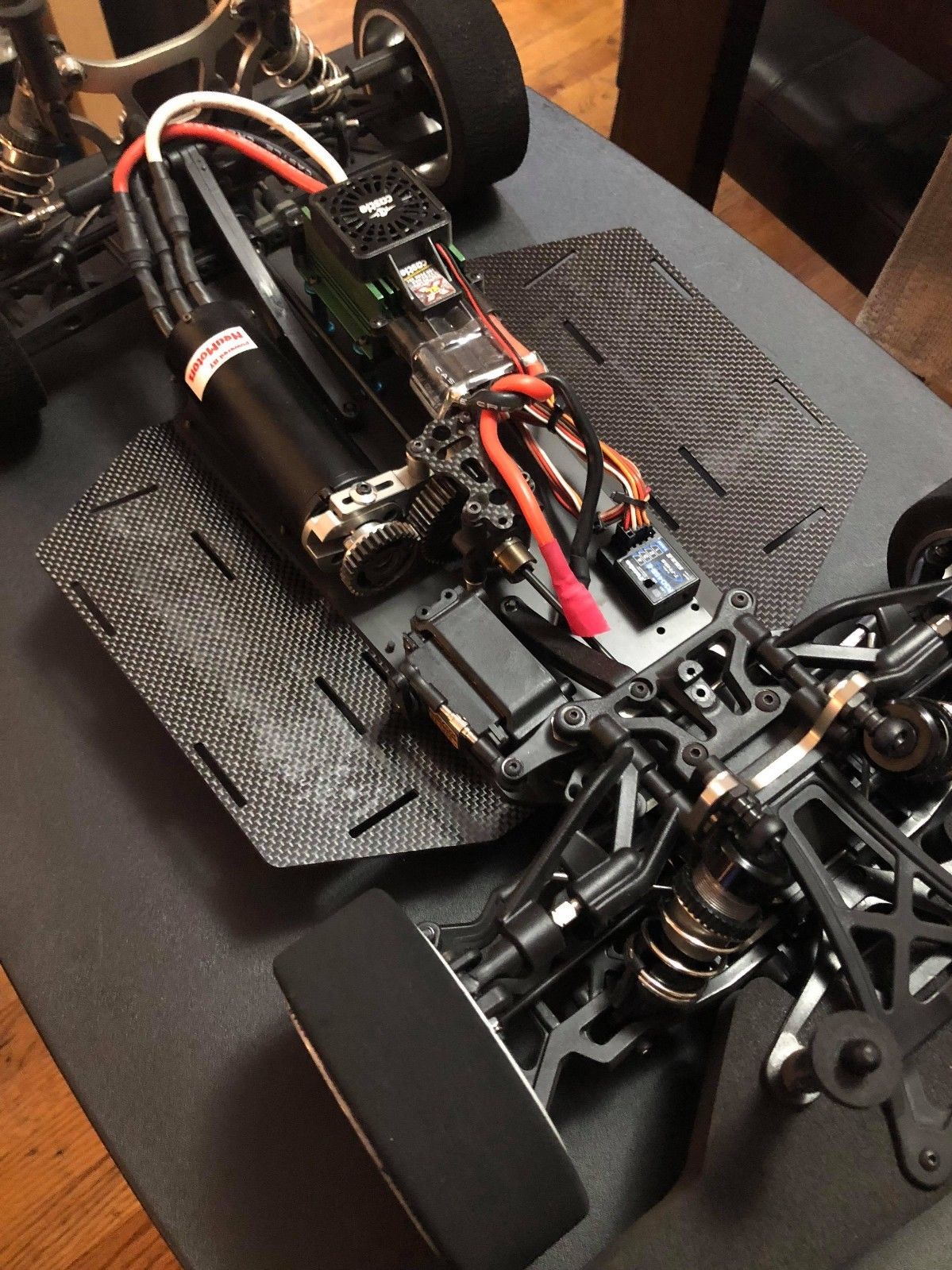 PLATEAU DE BATTERIE EN FIBRE DE CARBONE HOBAO GTB