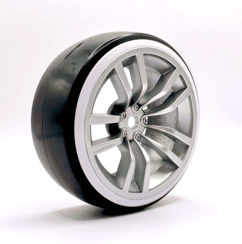 RUEDAS DE DERIVA IRONManRc 1/10 CON NEUMÁTICOS DUROS * LÍNEAS BLANCAS BBS * PAQUETE DE 4