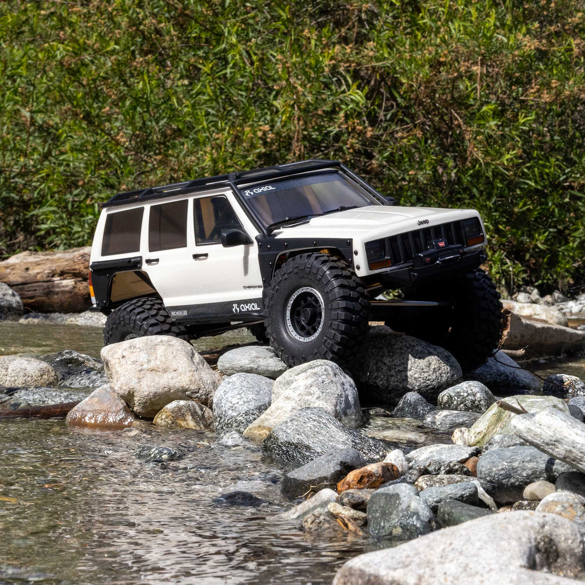 Axial 1/10 SCX10 III Jeep Cherokee XJ 4X4 RTR Brushed Rock Crawler White