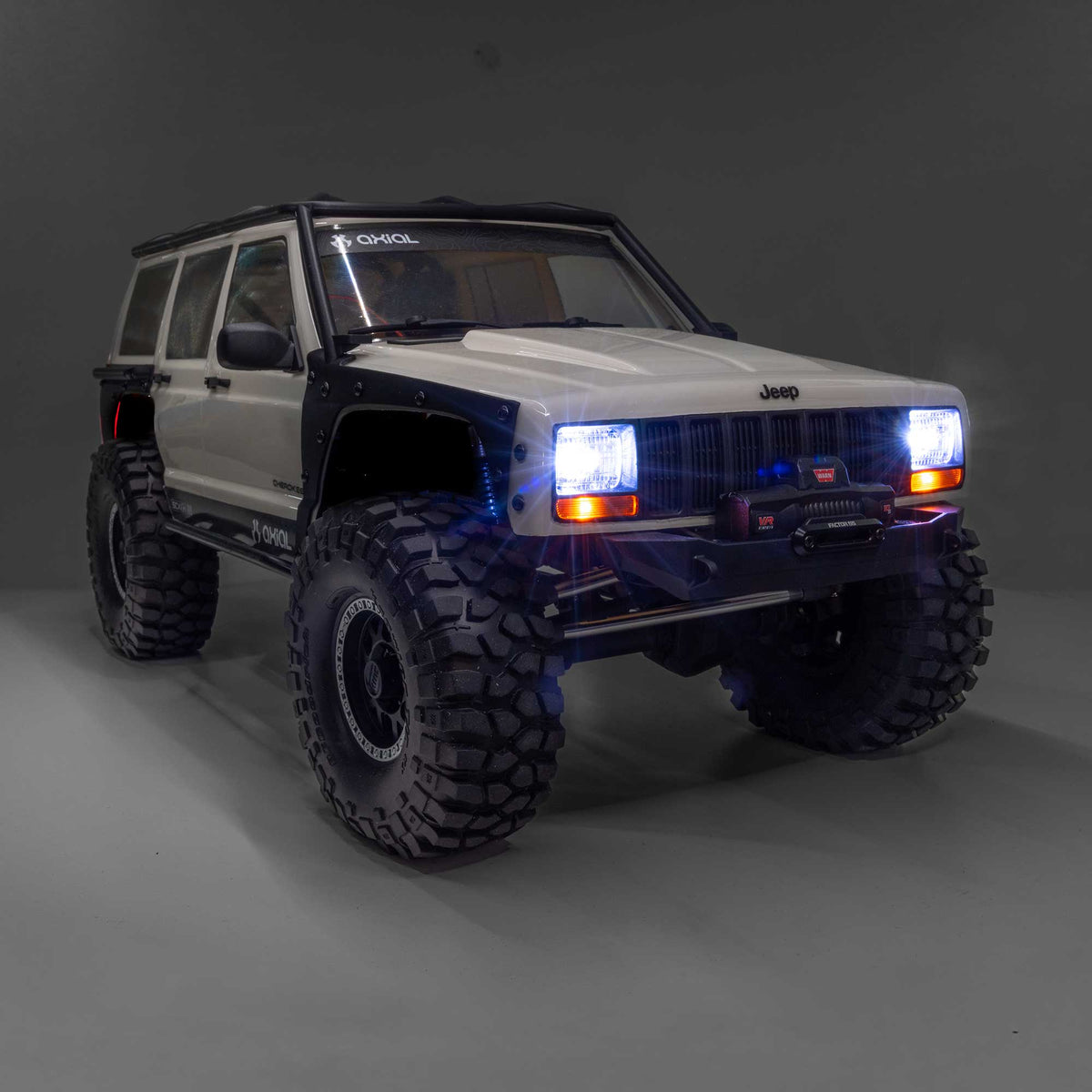 Axial 1/10 SCX10 III Jeep Cherokee XJ 4X4 RTR Brushed Rock Crawler White