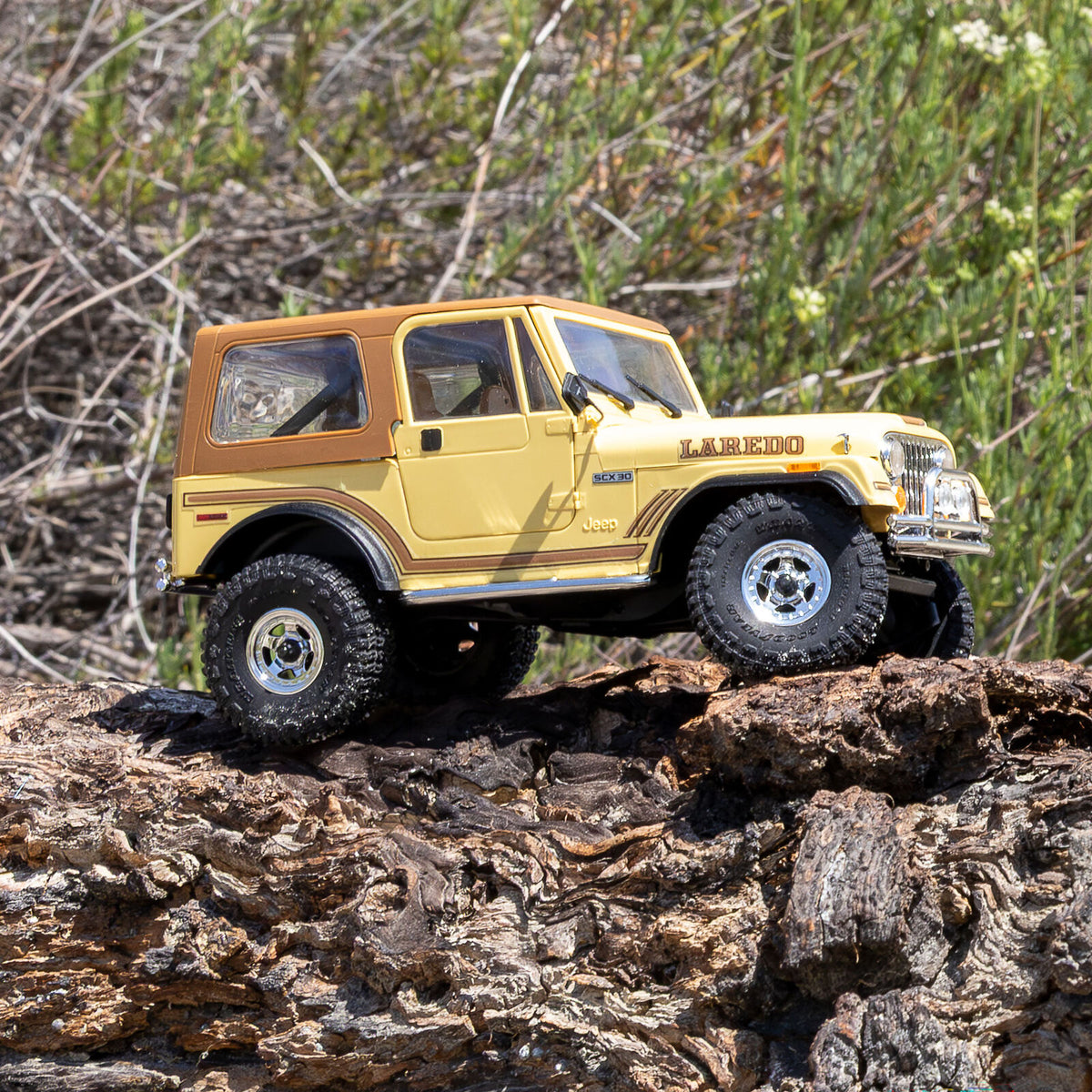 Axial AXI-3273T3 1/30 SCX30 Jeep CJ-7 (Battery & Charger Included)