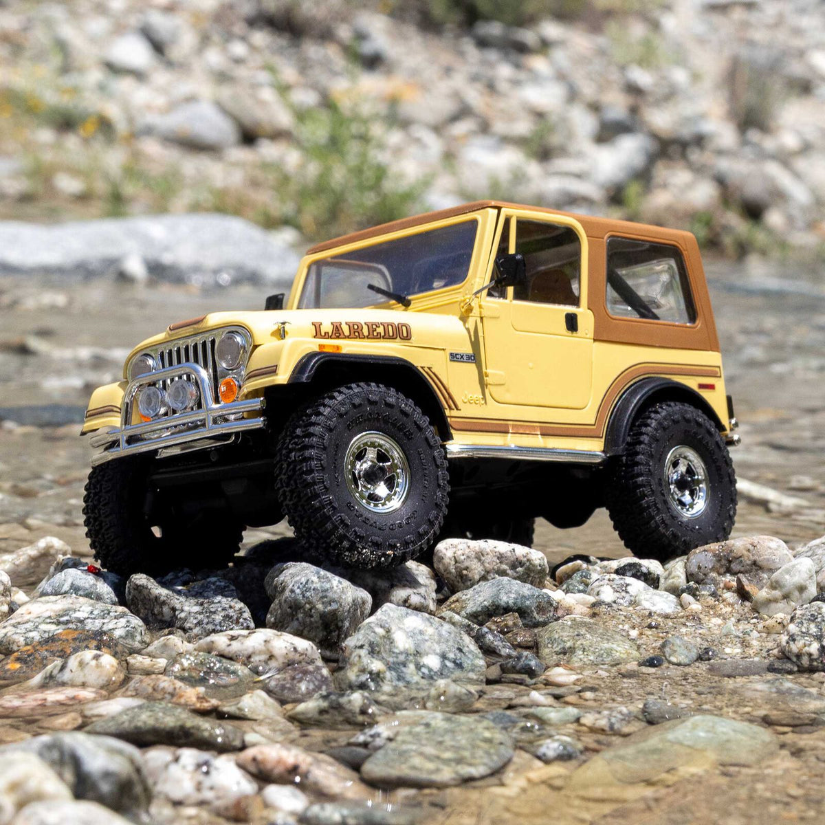 Axial AXI-3273T3 1/30 SCX30 Jeep CJ-7 (Battery & Charger Included)