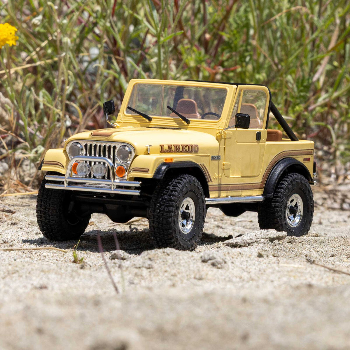 Axial AXI-3273T3 1/30 SCX30 Jeep CJ-7 (Battery & Charger Included)
