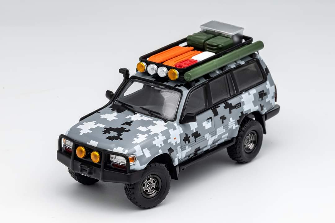 GCD Toyota Land Cruiser LC80 Modified Version With Accessories 1:64
