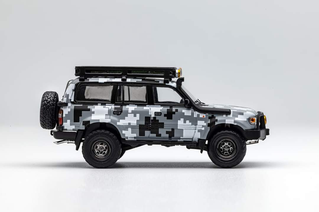 GCD Toyota Land Cruiser LC80 Modified Version With Accessories 1:64