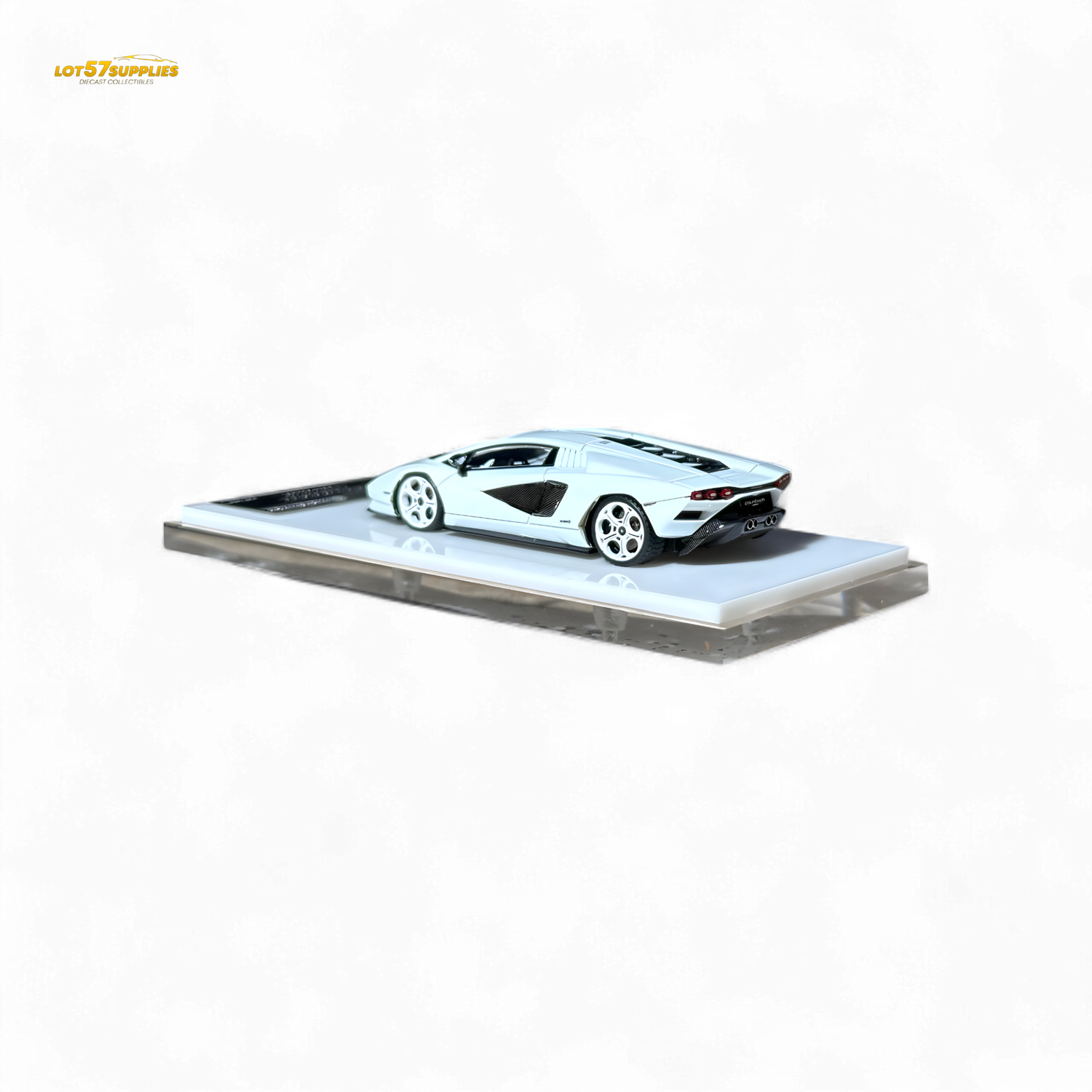 Fuelme Model Lamborghini Countach LPI 800-4 Bianco Siderale 1:64