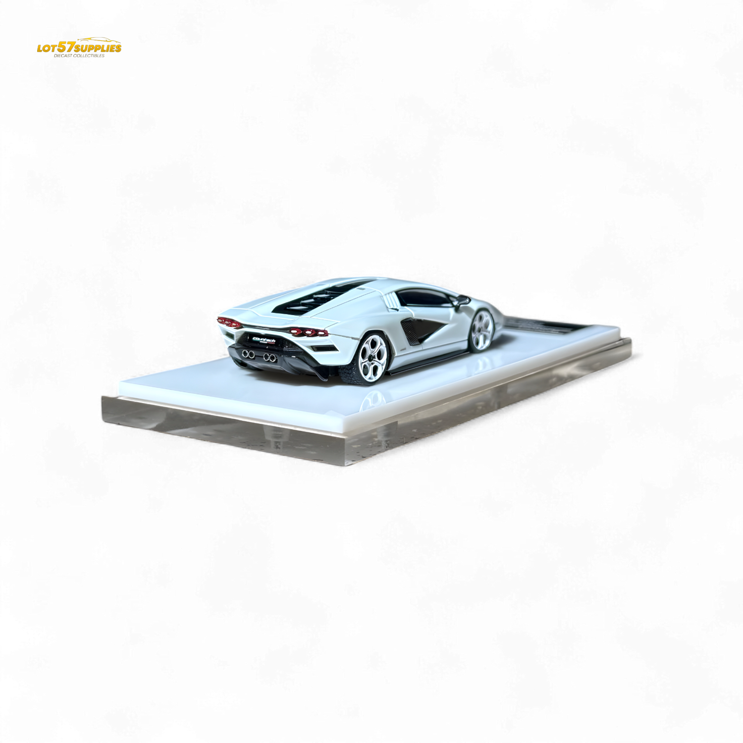 Fuelme Model Lamborghini Countach LPI 800-4 Bianco Siderale 1:64