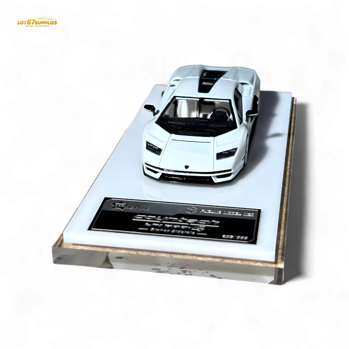 Fuelme Model Lamborghini Countach LPI 800-4 Bianco Siderale 1:64