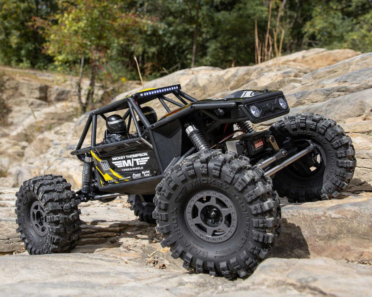 Axial UTB10 AXI-1543T2 Capra 1.9 4WS Unlimited Trail Buggy 1/10 RTR 4WD Rock Crawler (Yellow)