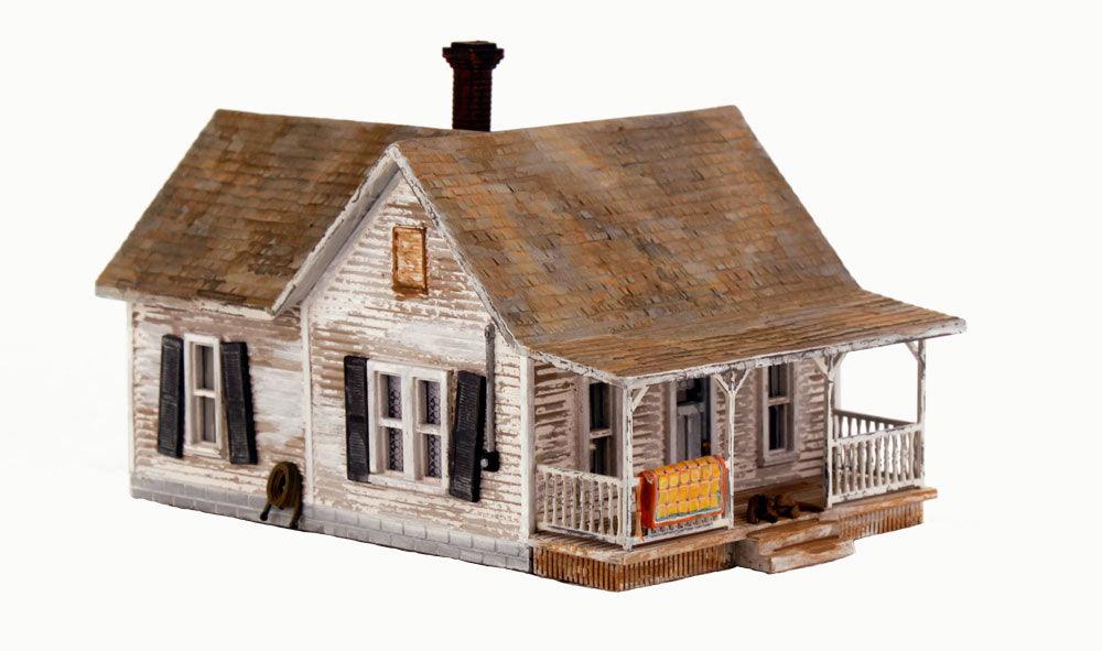 Woodland Scenics BR4933 N Old Homestead Structure  Built-&-Ready