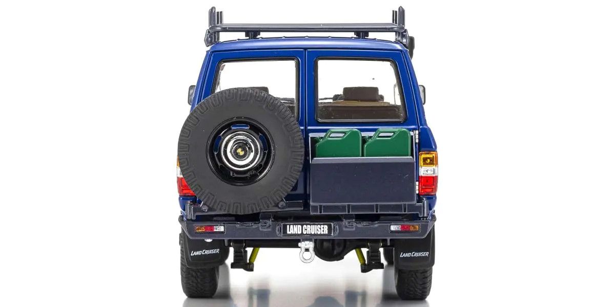 KYOSHO 08956XBL 1/18 Scale Toyota Land Cruiser 60 with Optional Parts Blue Model Diecast Car