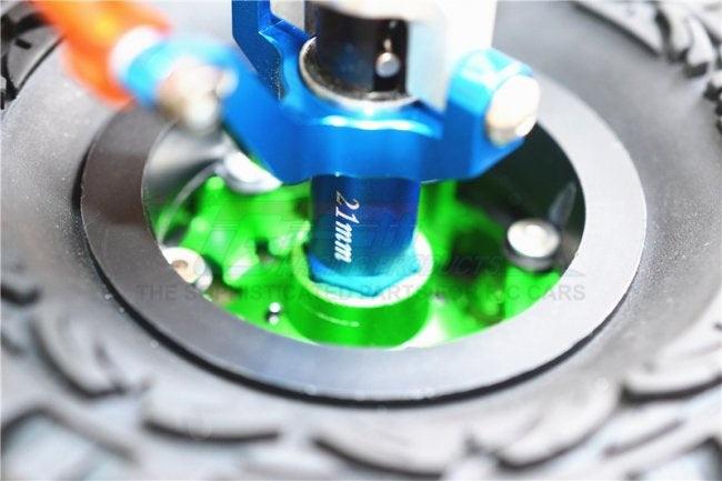 GPM ALUMINUM HEX ADAPTERS 21MM THICK AXIAL SCX10 / SCX10 II GUN SILVER  Accessories: Stainless Steel Pin 2x10-2PCS 5mm Shims-2PCS 5mm Metal Washer-2PCS Stainless Steel Hex Socket Screw 19mm-2PCS