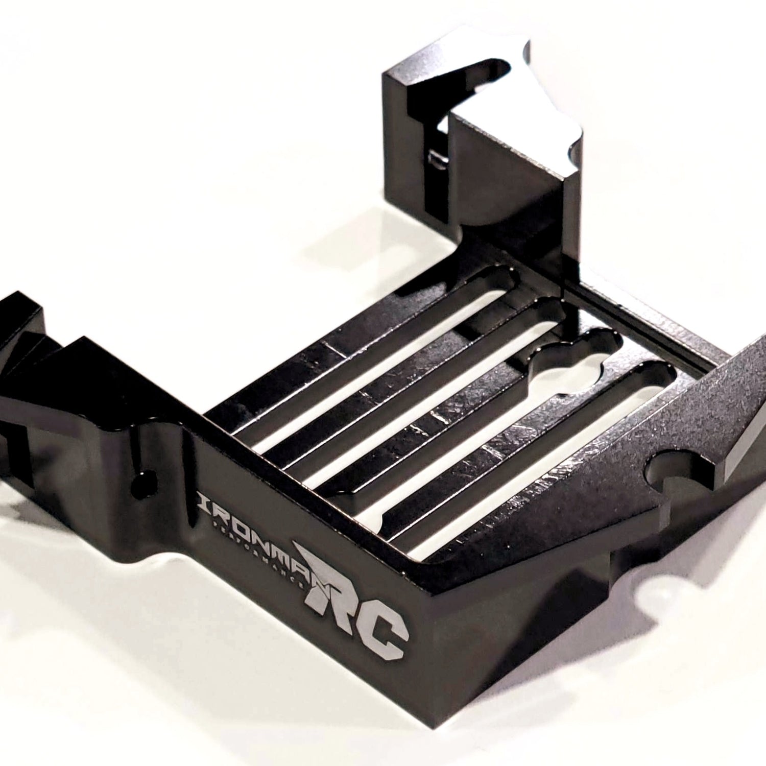 Adaptateur servo standard en aluminium IRonManRc NOIR XMAXX / XRT