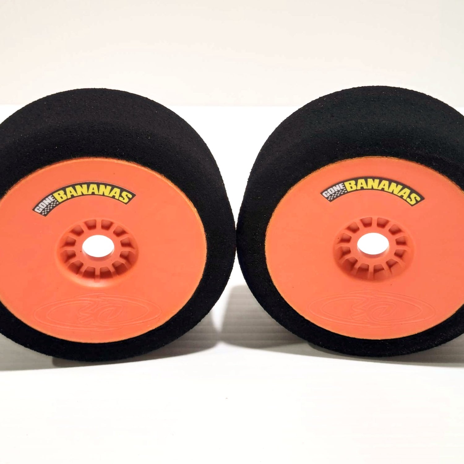 GONE BANANAS DRAG RACING MOUSSES AVEC JANTES ORANGE 30 SHORE