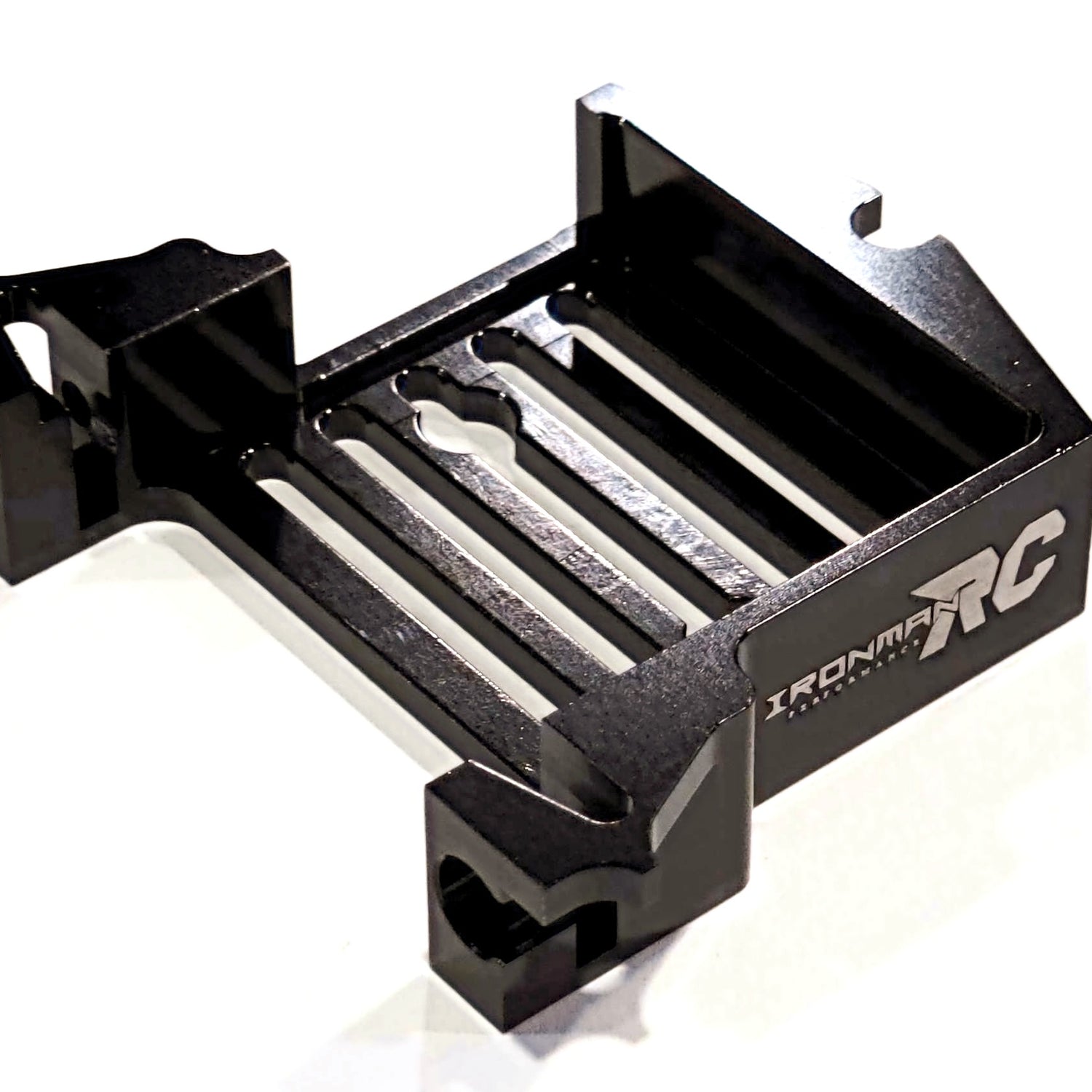 Adaptateur servo standard en aluminium IRonManRc NOIR XMAXX / XRT