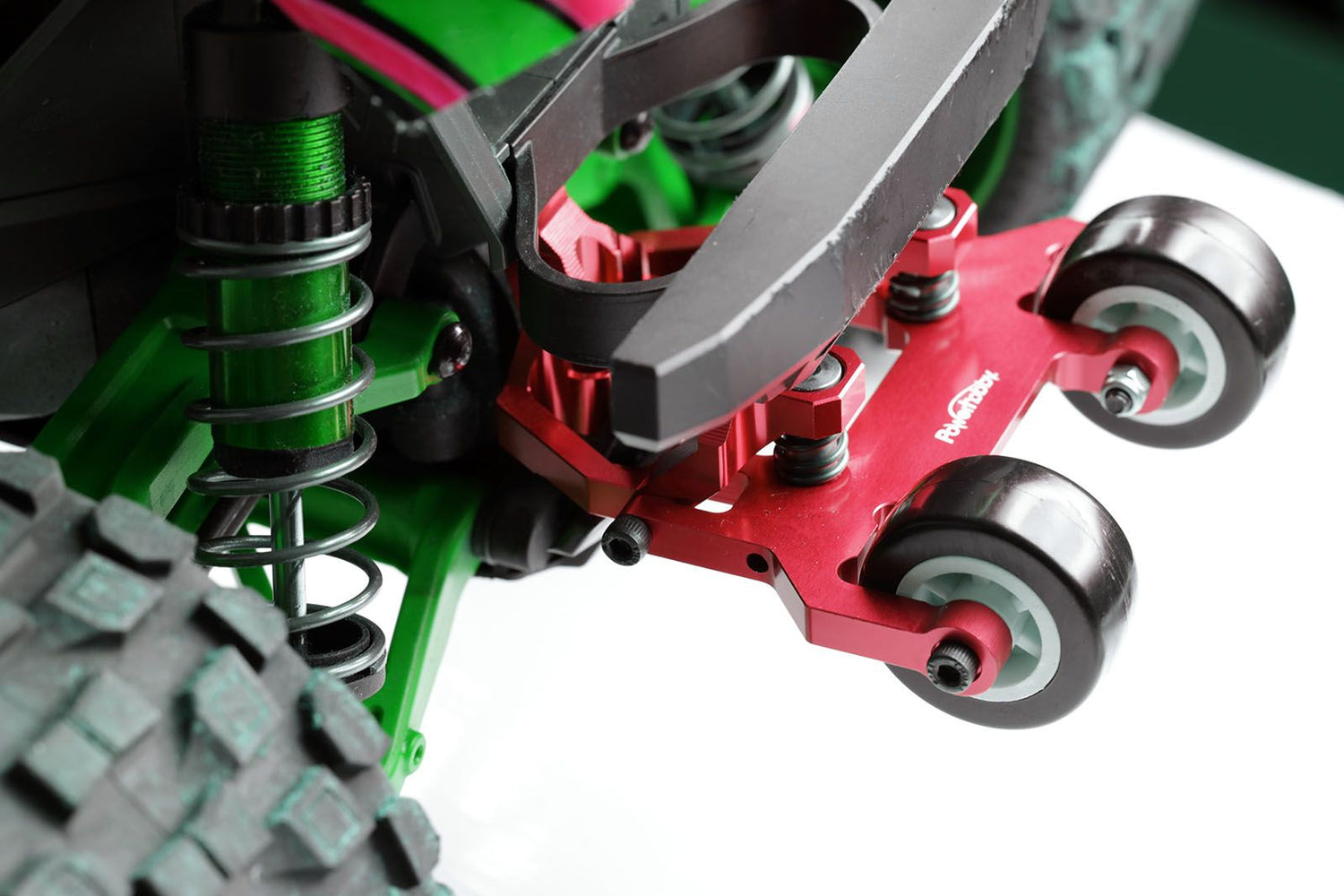 Powerhobby PHMAXX01-Red Traxxas Maxx Barra con ruedas de aluminio roja - Piezas de mejora