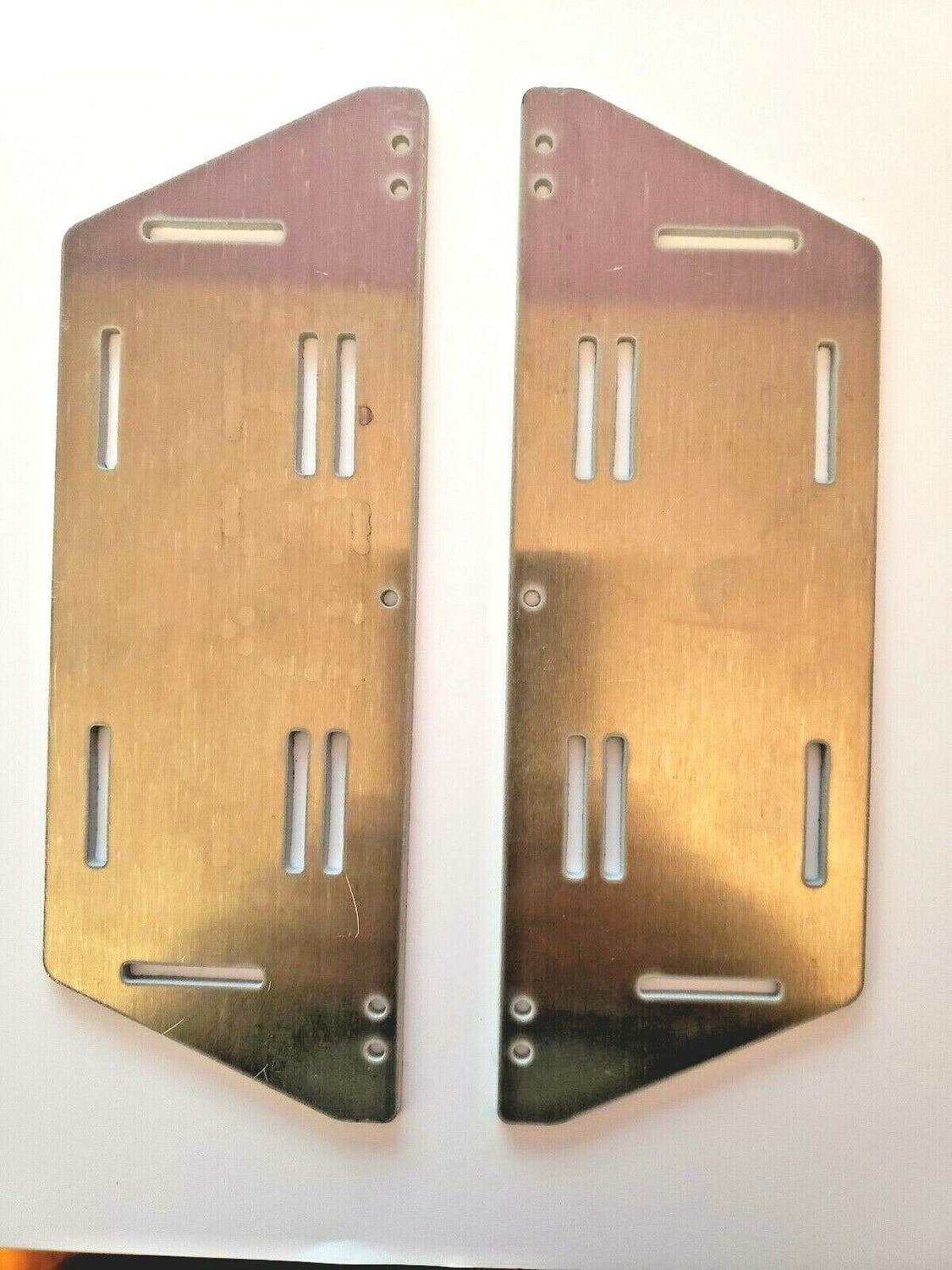 PLATEAU DE BATTERIE EN ALUMINIUM KYOSHO INFERNO GT2/GT2VE