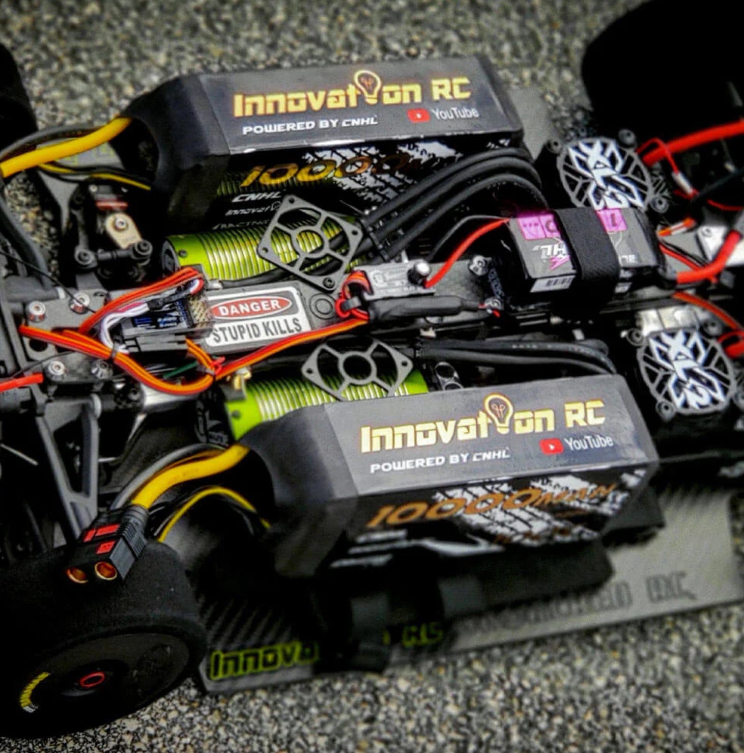 CNHL Racing 10001004QS8 Series 10000mAh 14.8V 4S 100C Lipo Battery with QS8 Plug